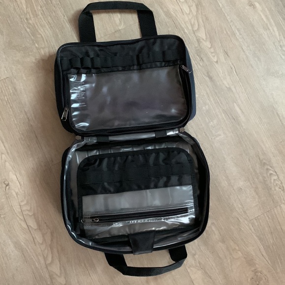 Travelers Choice essential bag - Picture 2 of 8